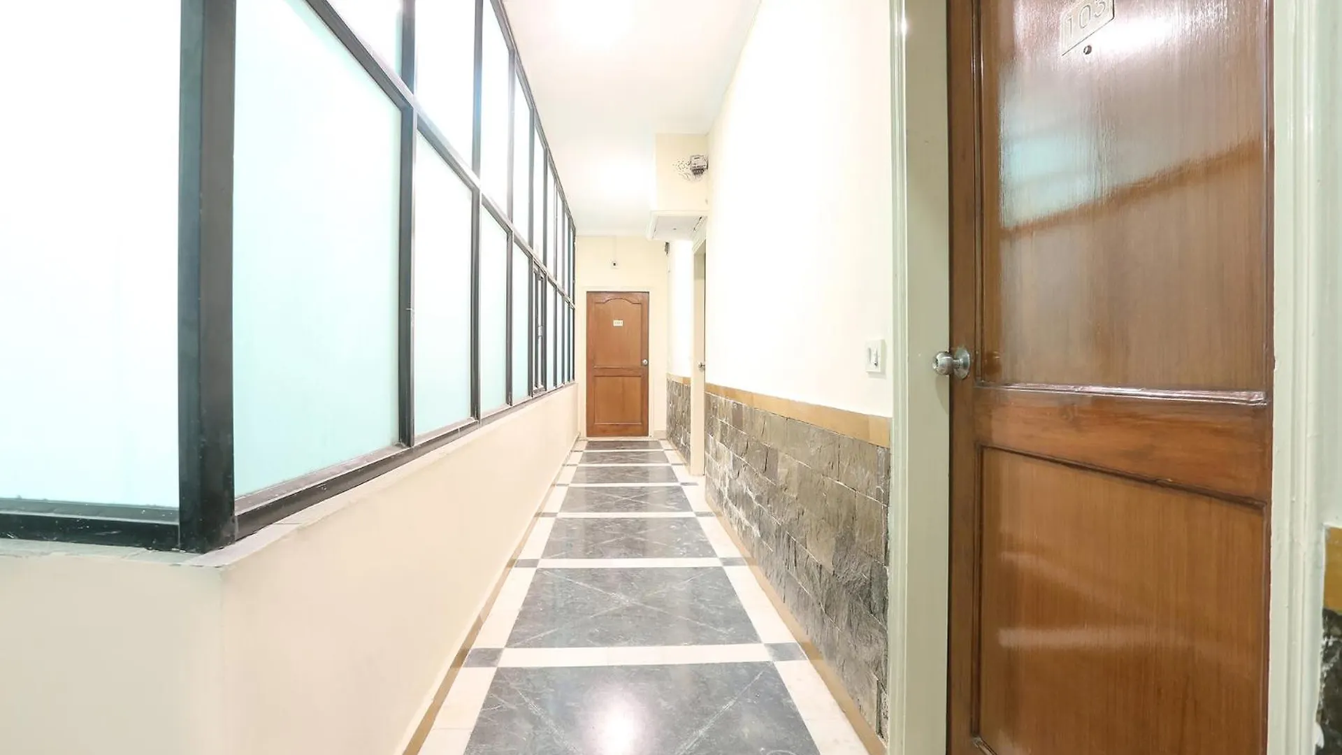 Fabhotel Comfort Residency II Gurgaon Hotel